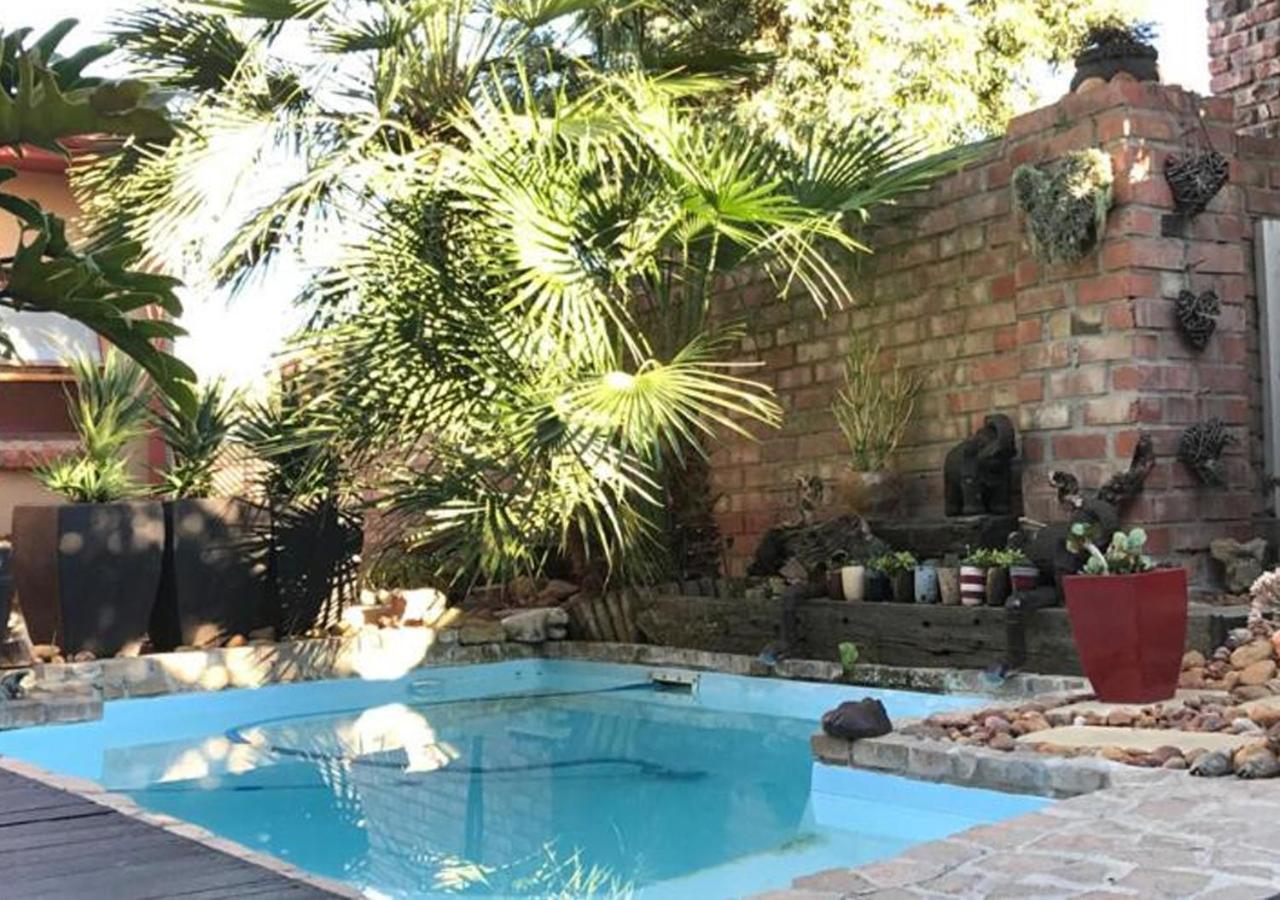 A La Martha'S Air-Port Guest House Port Elizabeth Exteriör bild
