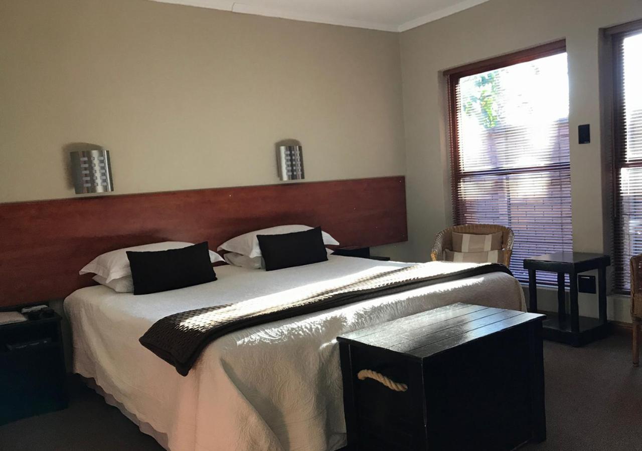 A La Martha'S Air-Port Guest House Port Elizabeth Exteriör bild